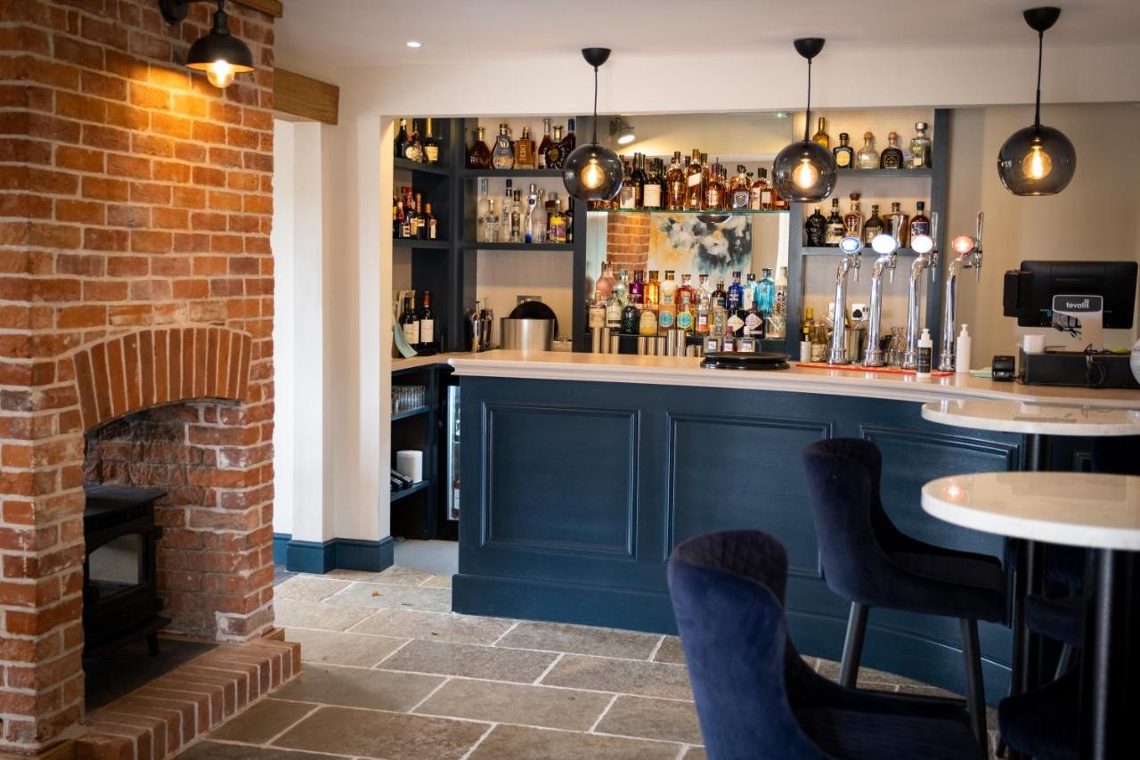 The Three Lions Hotel Fordingbridge Eksteriør billede