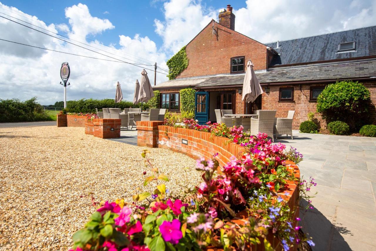The Three Lions Hotel Fordingbridge Eksteriør billede