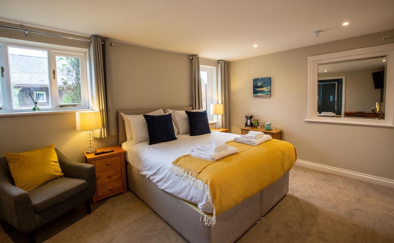 The Three Lions Hotel Fordingbridge Eksteriør billede